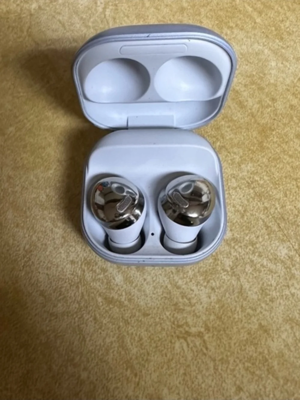 Samsung Iridescent Blue-Purple Earbuds Charging Case With Earbuds